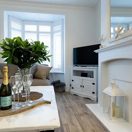 Sea Star - Coastal 3-bed Retreat In The Heart Of *