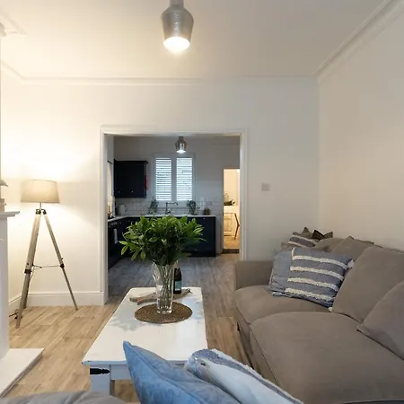 Sea Star - Coastal 3-bed Retreat In The Heart Of *