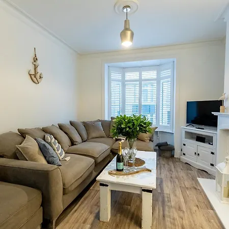 Sea Star - Coastal 3-bed Retreat In The Heart Of * Whitby