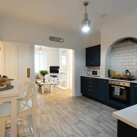 Sea Star - Coastal 3-bed Retreat In The Heart Of Tatil Evi