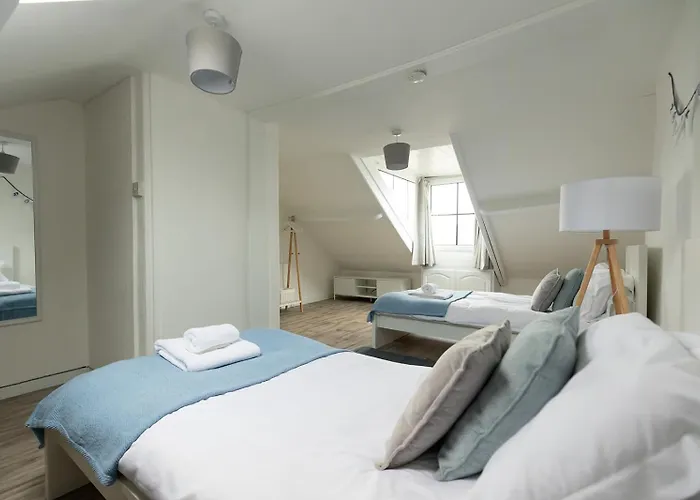 Sea Star - Coastal 3-bed Retreat In The Heart Of