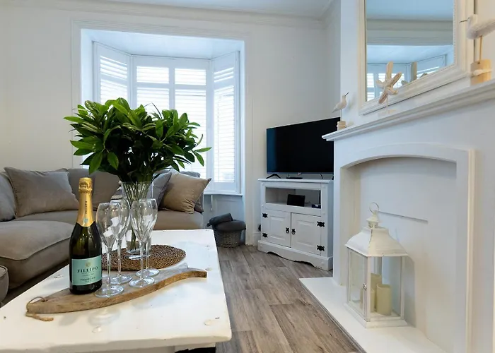 Sea Star - Coastal 3-bed Retreat In The Heart Of *