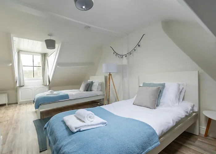 Sea Star - Coastal 3-bed Retreat In The Heart Of Feriehus Whitby